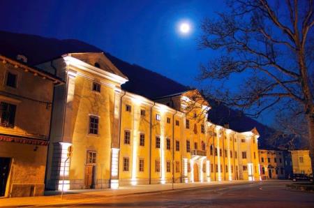 3500427 dvorcev in gradov v Vipavi 5